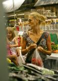Heidi Klum goes shopping with her kids