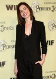 th_13207_Celebutopia-Anne_Hathaway-2nd_Annual_Women_In_Film_Pre-Oscar_Cocktail_Party-03_122_63lo.jpg