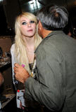 http://img162.imagevenue.com/loc799/th_68139_Taylor_Momsen_perfoms_during_the_Teen_Vogue_Fashion0s_Night_Out_Fashion_Show_2090910_12_123_799lo.jpg