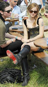 http://img162.imagevenue.com/loc345/th_03982_EmmaWatson06252010GlastonburyMusicFestival8_122_345lo.jpg