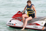 http://img162.imagevenue.com/loc433/th_81825_MischaBarton_OnthebeachinMiami_0034_122_433lo.jpg