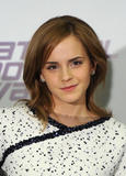 http://img162.imagevenue.com/loc592/th_59227_EmmaWatson_TheNationalMovieAwards2010atTheRoyalFestivalHallinLondon_May262010a046_122_592lo.jpg